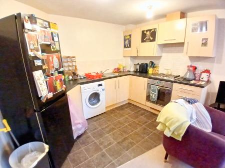 2 bedroom Flat for sale in Isabelle Court, Rothwell Road, Kettering, NN16