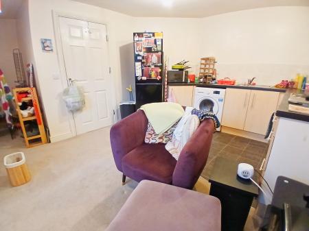 2 bedroom Flat for sale in Isabelle Court, Rothwell Road, Kettering, NN16