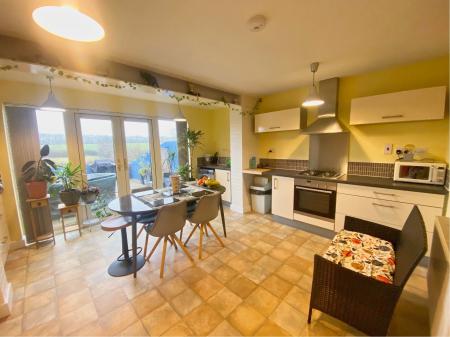 4 bedroom Semi-detached house for sale in Thwaite Close, Great Oakley, Corby, NN18