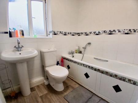 3 bedroom Semi-detached house for sale in Chepstow Road, Oakley Vale, Corby, NN18