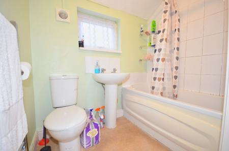 3 bedroom Terraced House for sale in Havelock Street, Kettering, NN16