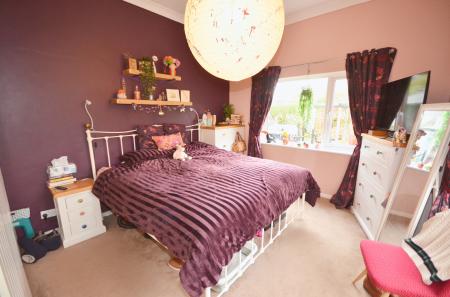 3 bedroom Semi-detached house for sale in Shrubfield Grove, Corby, NN17