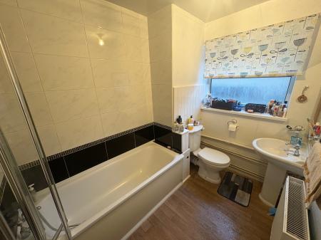 2 bedroom Flat to let in Argyll Street, Corby, NN17