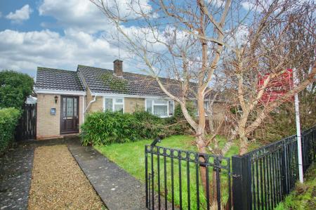 1 bedroom Semi-detached bungalow for sale in Berryfield Road, Cottingham, LE16