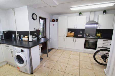 1 bedroom Semi-detached bungalow for sale in Berryfield Road, Cottingham, LE16