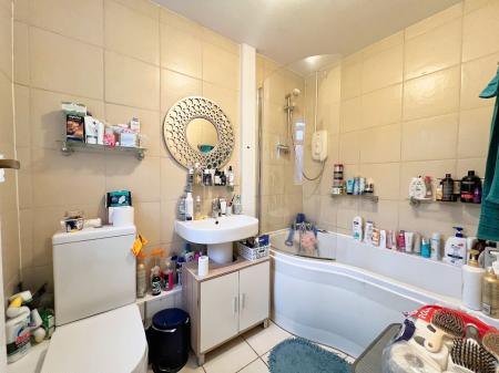 2 bedroom Terraced House for sale in Gilchrist Avenue, Corby, NN17