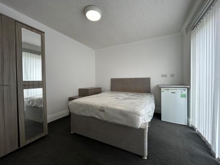 1 bedroom House of Multiple Occupation to let in Taunton Avenue, Corby, NN18