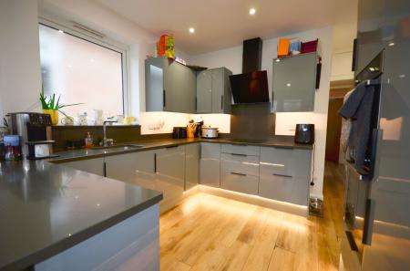 3 bedroom Semi-detached bungalow for sale in Martin Road, Kettering, NN15