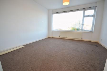 2 bedroom Terraced House for sale in Redwood Close, Desborough, NN14
