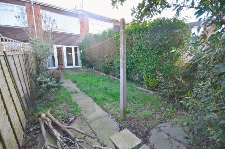 2 bedroom Terraced House for sale in Redwood Close, Desborough, NN14