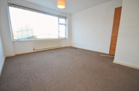 2 bedroom Terraced House for sale in Redwood Close, Desborough, NN14