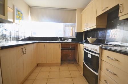 2 bedroom Terraced House for sale in Redwood Close, Desborough, NN14