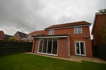 4 bedroom Detached house to let in Cowslip Close, Corby, NN18