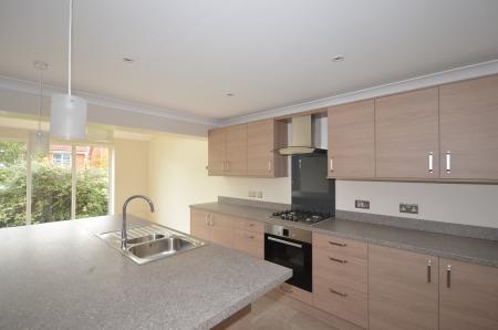 4 bedroom Detached house to let in Cowslip Close, Corby, NN18