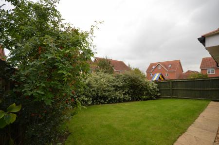 4 bedroom Detached house to let in Cowslip Close, Corby, NN18