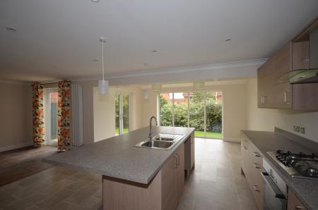 4 bedroom Detached house to let in Cowslip Close, Corby, NN18