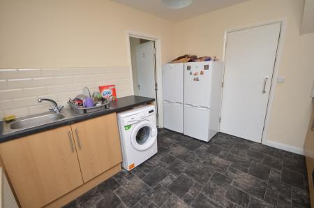1 bedroom House of Multiple Occupation to let in Chelveston Drive, Corby, NN17