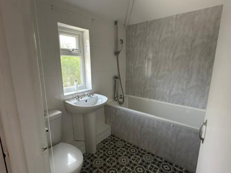 3 bedroom Semi-detached house to let in Kirby Road, Gretton, NN17