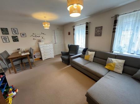 2 bedroom Flat to let in Pascal Close, Corby, NN17