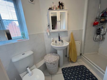 2 bedroom Flat to let in Pascal Close, Corby, NN17