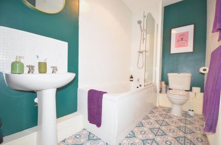 2 bedroom Flat for sale in Conyger Close, Corby, NN18