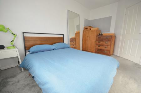 2 bedroom Flat for sale in Conyger Close, Corby, NN18