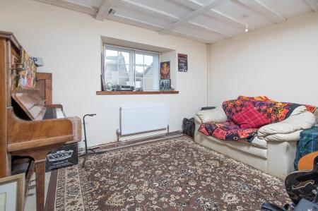 4 bedroom Cottage for sale in High Street, Stanion, NN14