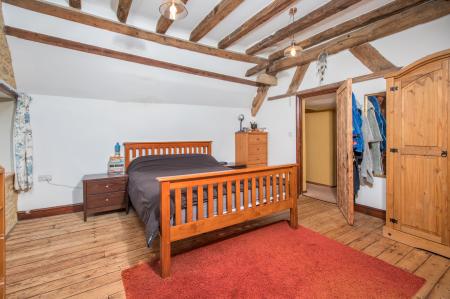 4 bedroom Cottage for sale in High Street, Stanion, NN14