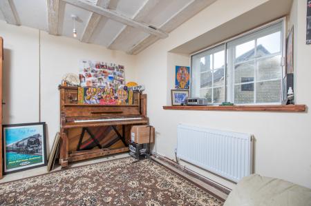 4 bedroom Cottage for sale in High Street, Stanion, NN14