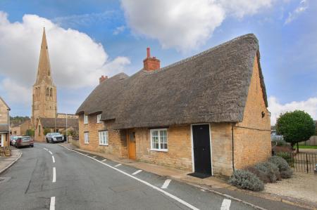 4 bedroom Cottage for sale in High Street, Stanion, NN14