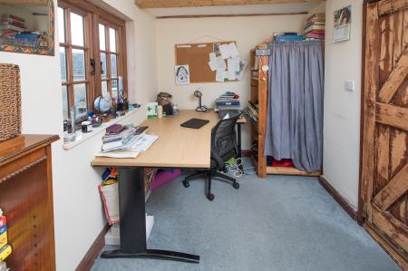 4 bedroom Cottage for sale in High Street, Stanion, NN14