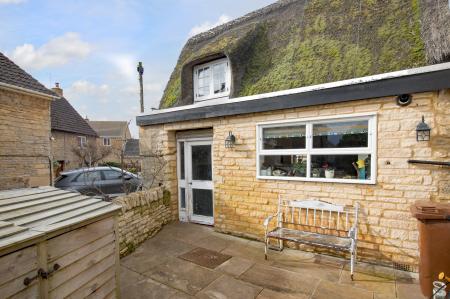 4 bedroom Cottage for sale in High Street, Stanion, NN14