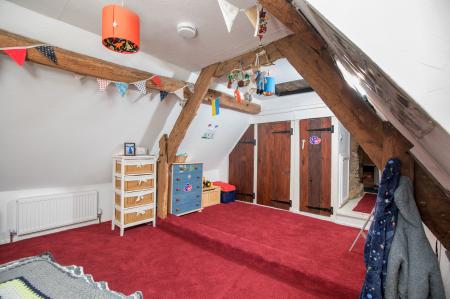 4 bedroom Cottage for sale in High Street, Stanion, NN14