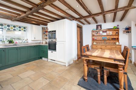 4 bedroom Cottage for sale in High Street, Stanion, NN14