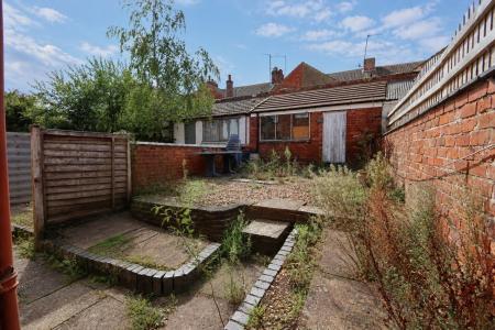 3 bedroom Terraced House for sale in Gordon Street, Kettering, NN16
