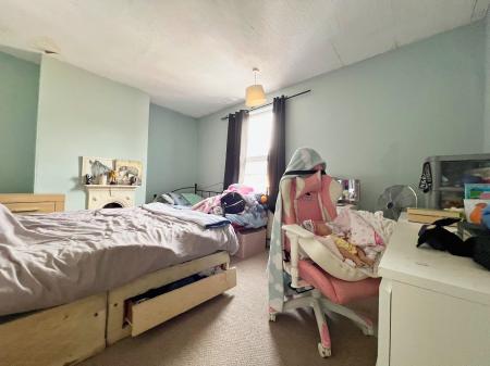 3 bedroom Terraced House for sale in Gordon Street, Kettering, NN16