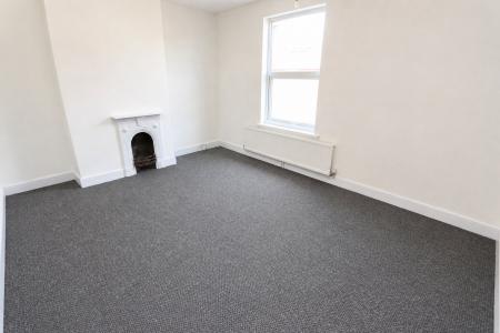 3 bedroom Terraced House for sale in Gordon Street, Kettering, NN16