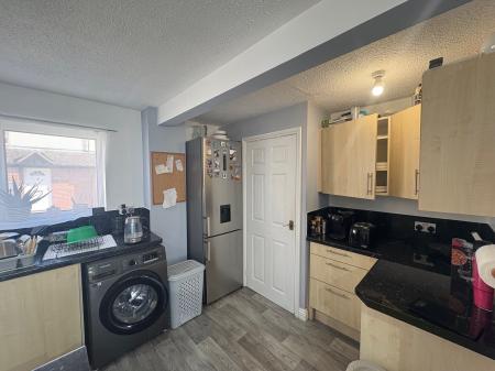 3 bedroom Terraced House to let in Epsom Walk, Corby, NN18