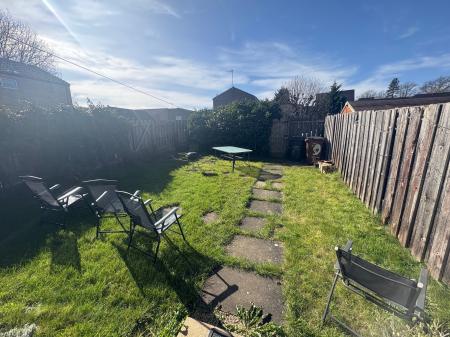 3 bedroom Terraced House to let in Epsom Walk, Corby, NN18