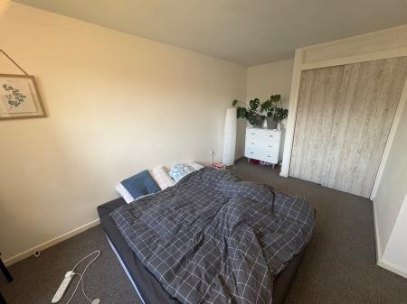 3 bedroom Terraced House to let in Epsom Walk, Corby, NN18