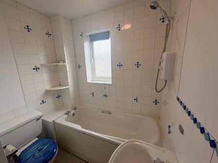 3 bedroom Semi-detached house to let in Poplar Road, The Shire, Corby, NN17