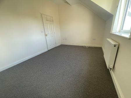 1 bedroom Flat to let in Oakley Road, Corby, NN18