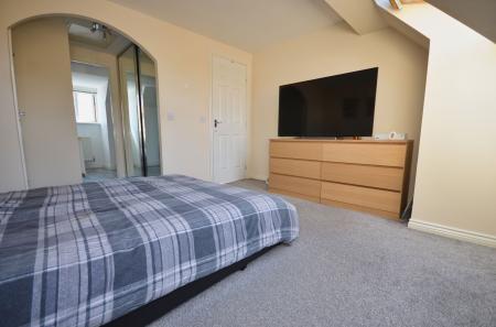 3 bedroom Semi-detached house for sale in Dunnock Road, Corby, NN18