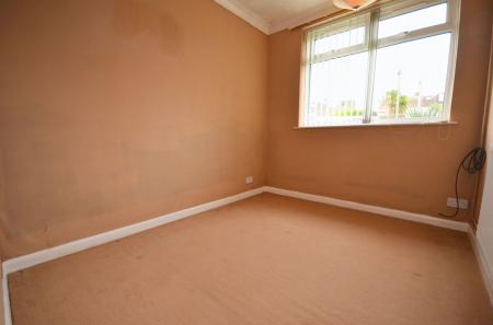 2 bedroom Semi-detached bungalow for sale in Brockhill Close, Kettering, NN15