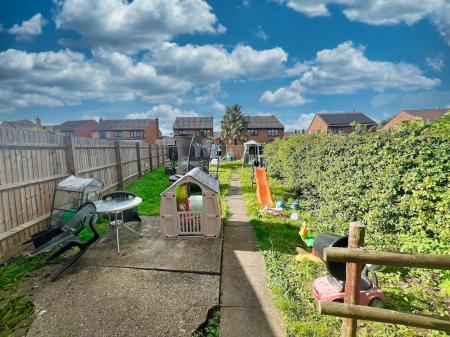 3 bedroom Semi-detached house to let in Stephenson Way, Corby, NN17