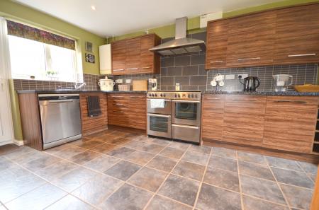 3 bedroom Detached house for sale in Firs Avenue, Uppingham, LE15