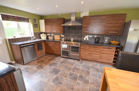 3 bedroom Detached house for sale in Firs Avenue, Uppingham, LE15