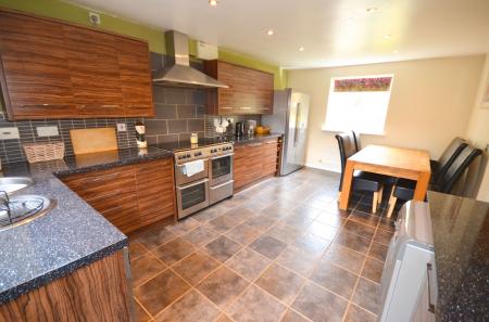 3 bedroom Detached house for sale in Firs Avenue, Uppingham, LE15