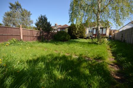 2 bedroom Semi-detached bungalow for sale in Bryant Road, Kettering, NN15