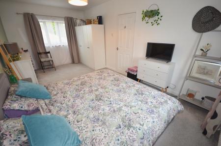 2 bedroom Semi-detached house for sale in Westfields Road, Corby, NN17